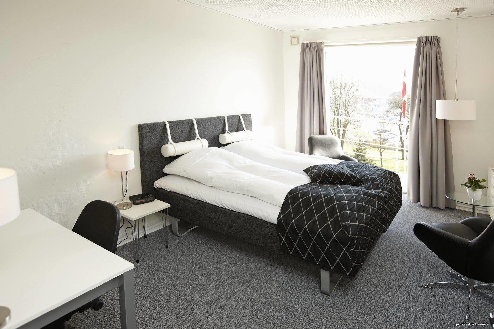 Hotel Schaumburg โฮลสเตโบร ภายนอก รูปภาพ